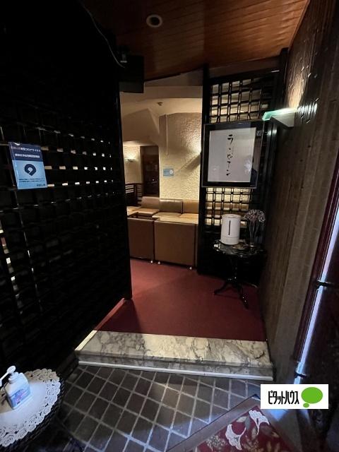 六華ビル（1F） 玄関