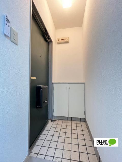 マンション本町（303） 玄関