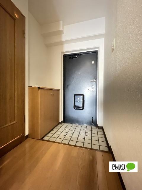 スペイシャル紀の川（302） 玄関