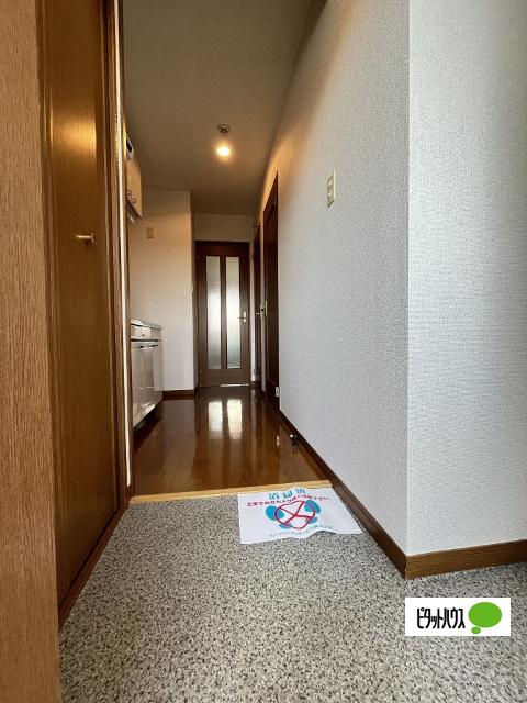 フジパレス太田（210） 玄関