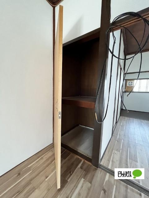 中屋住宅（1） 収納