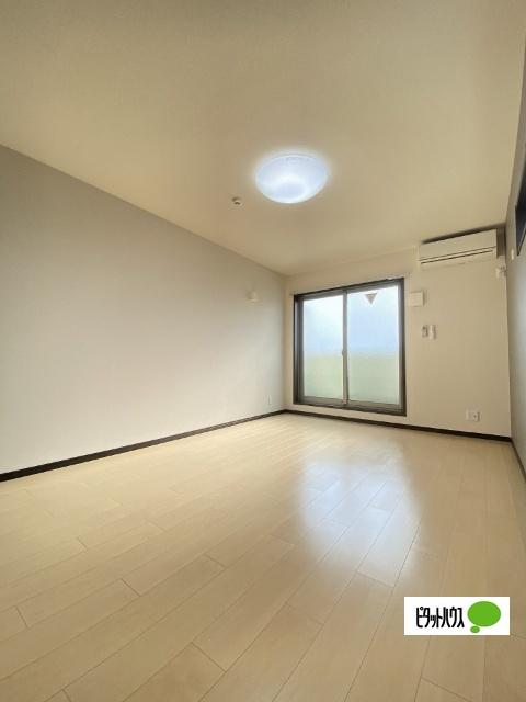 フジパレス市駅東Ⅲ番館（302） リビング