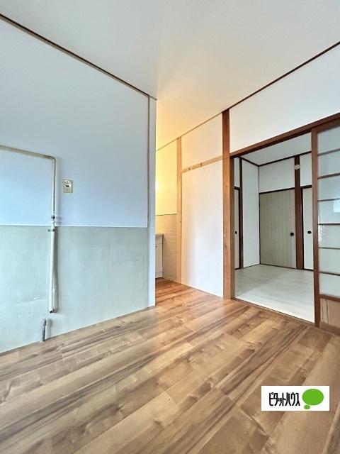 貴志川町神戸107-18戸建て リビング