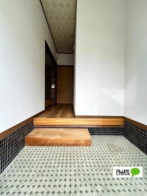 貴志川町神戸107-18戸建て 玄関