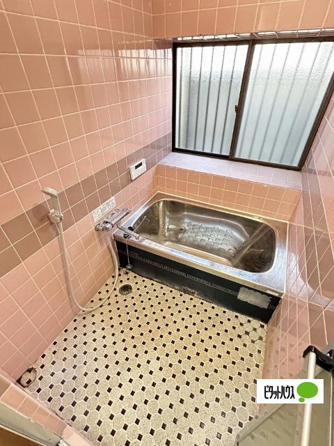 内原398-28戸建て バス／シャワー