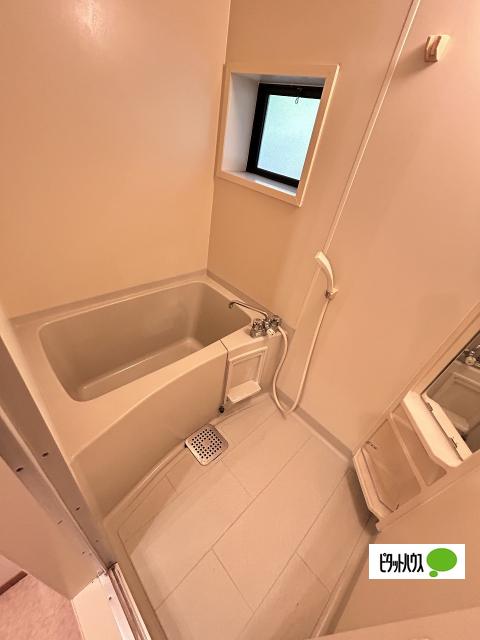 和歌山市片岡町アパート バス／シャワー