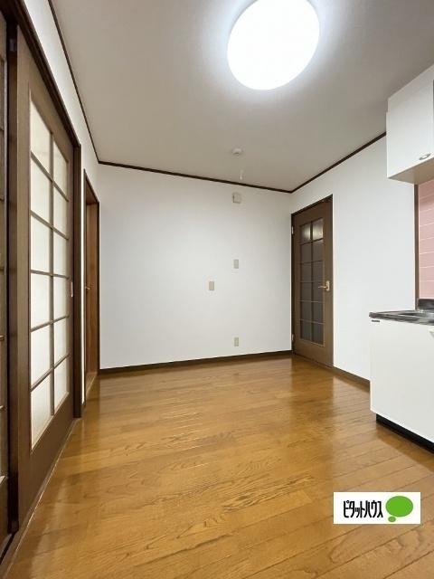 グリーンフルとまとⅡ（215） リビング