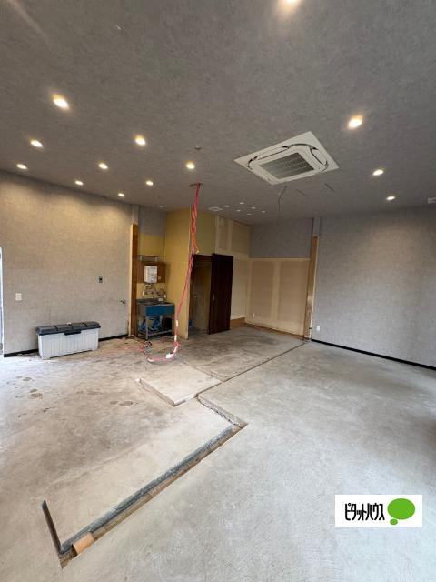 島本店舗 室内