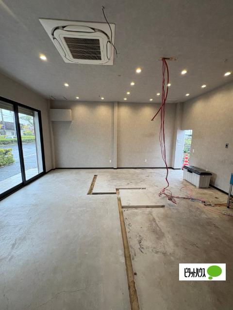 島本店舗 室内
