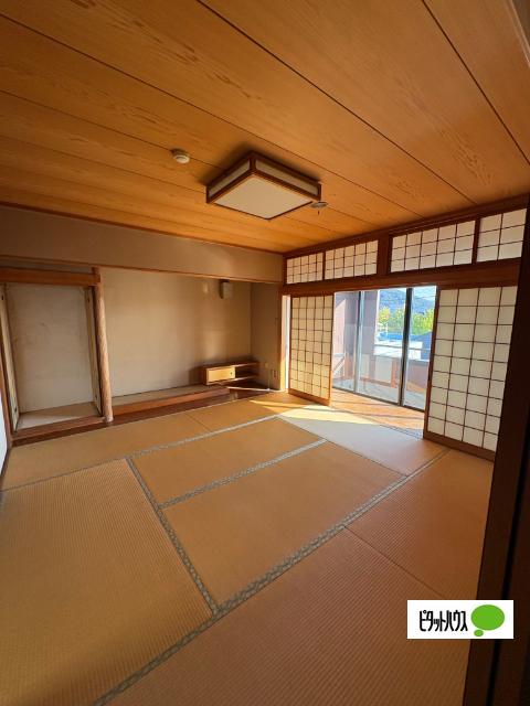 小雑賀事務所・倉庫・居宅 室内