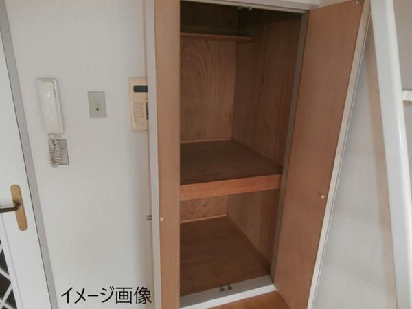 ヨーロピアン六十谷（205） 収納