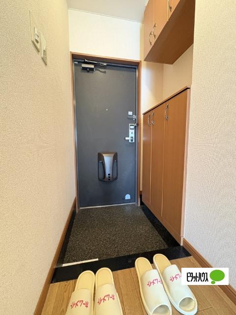 コムス・エルアール（107） 玄関