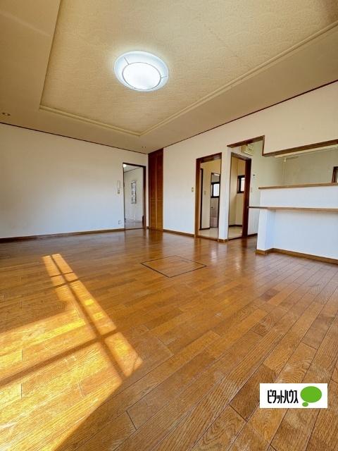 和歌山市西庄一戸建 リビング