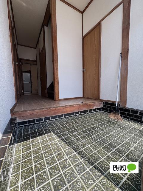 和歌山市六十谷戸建（-） 玄関