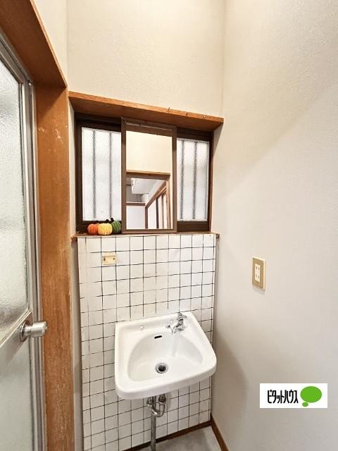 新堀東2-4-29戸建 洗面
