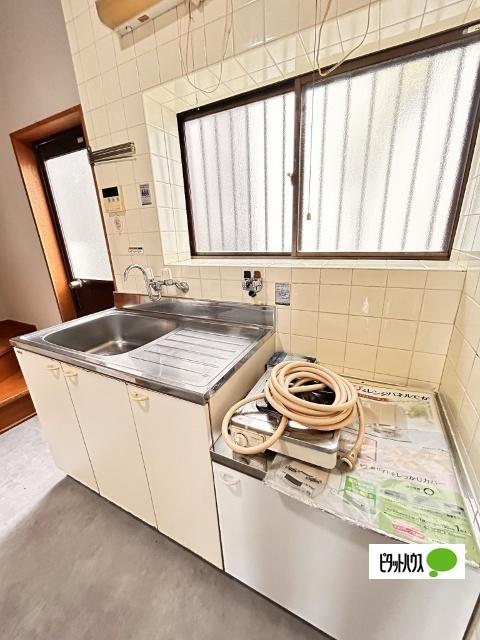 新堀東2-4-29戸建 キッチン