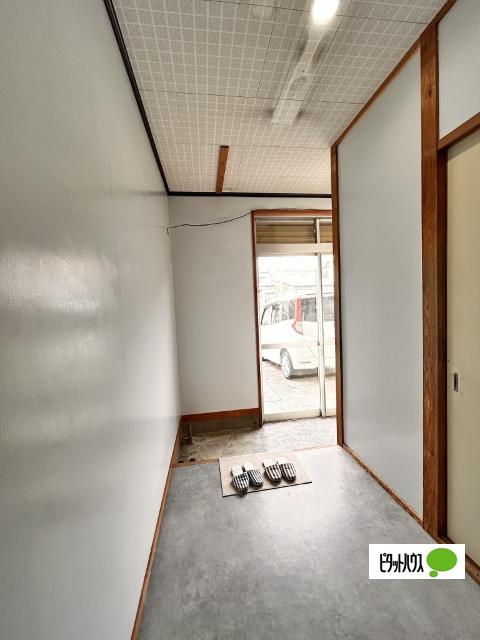 新堀東2-4-29戸建 玄関