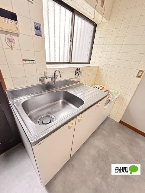 新堀東2-4-29戸建 キッチン