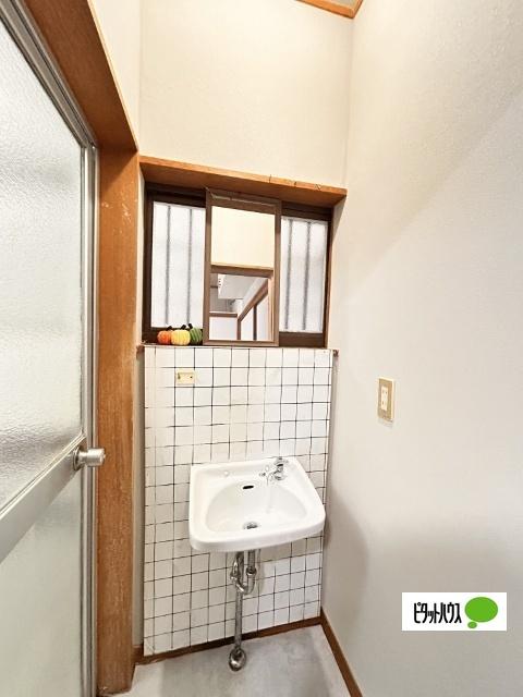 新堀東2-4-29戸建 洗面