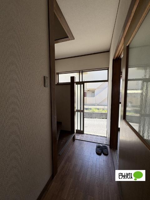 向ハイツ（C） 玄関