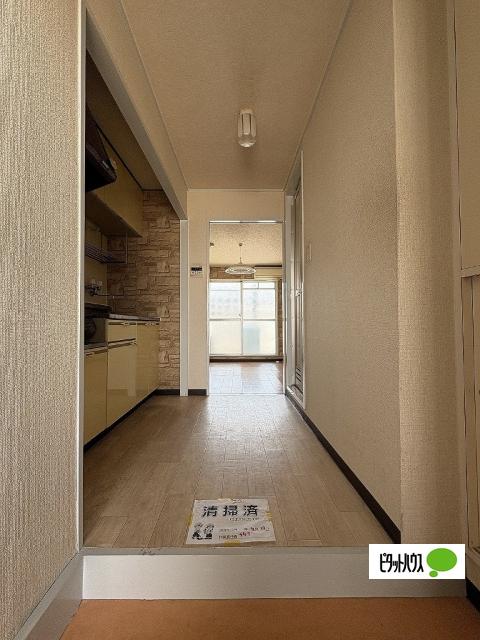 ホワイトハウス１号館（201） 玄関