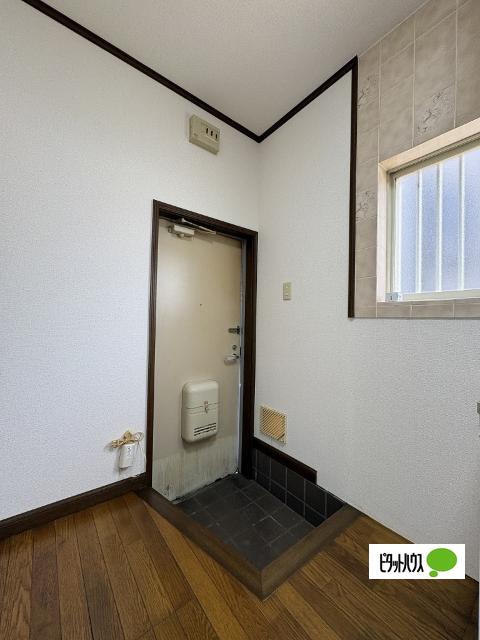 リブイン中之島（103） 玄関