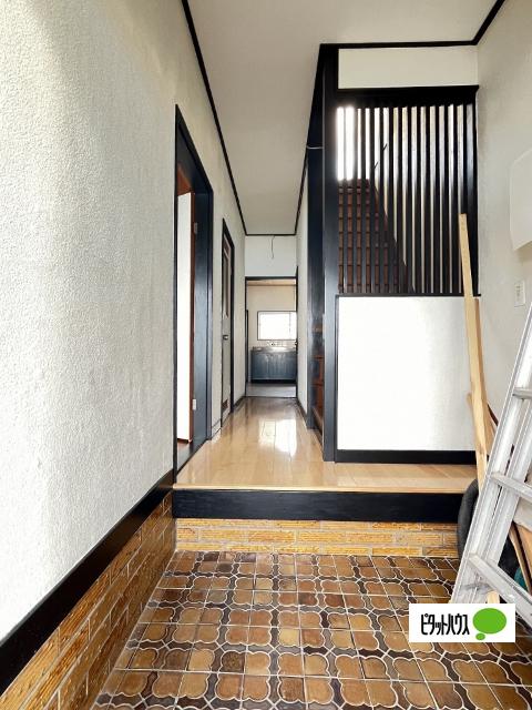 和歌山市杭ノ瀬一戸建 玄関
