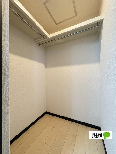 フジパレス和歌山駅南Ⅰ番館（303） 収納