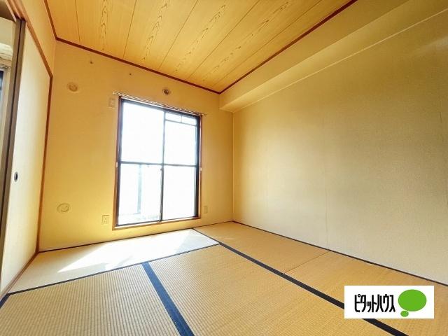 シャルル岩出（302） 部屋画像