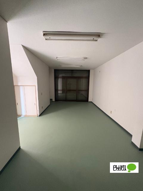西高松　3階建（-） 室内