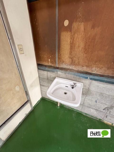 和歌山市狐島事務所付倉庫（101） 洗面