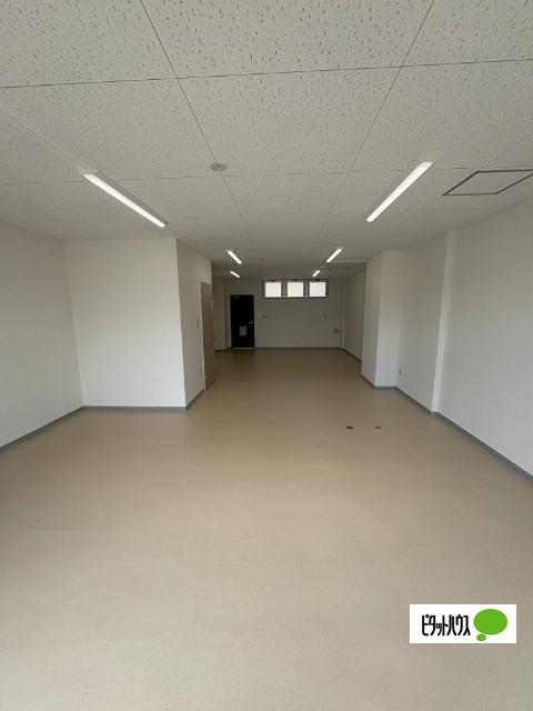 サンライズ三崎（102） 室内