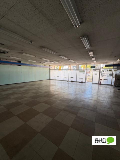 岩出市中迫店舗 室内