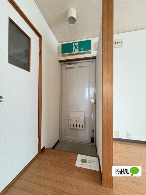マノワールあおぞら（301） 玄関