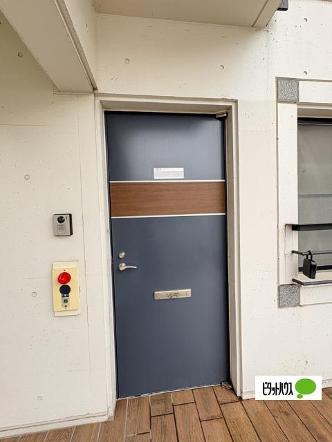 ＫアパルトマンⅡ 玄関