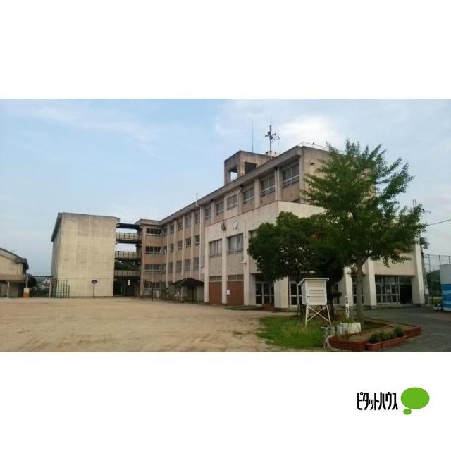 和歌山市立楠見西小学校：330m