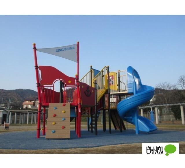 園部公園：1817m