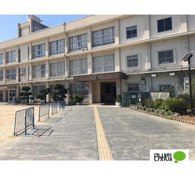 和歌山市立四箇郷小学校：725m