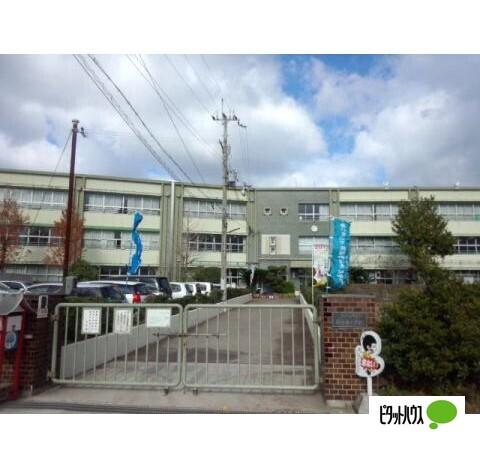 和歌山市立野崎西小学校：876m
