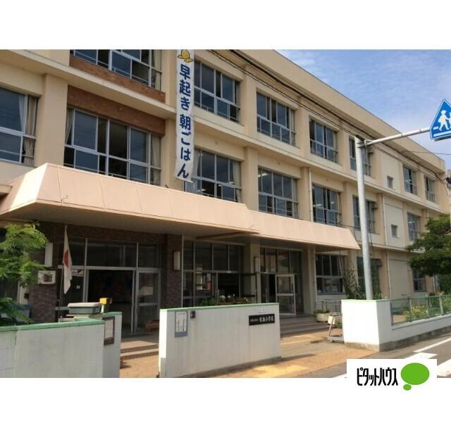 和歌山市立有功小学校：604m