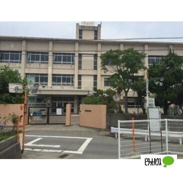 和歌山市立木本小学校：653m