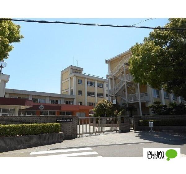 和歌山市立紀之川中学校：725m