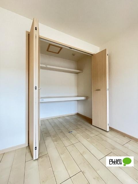 リヴェール栄谷（302） 収納