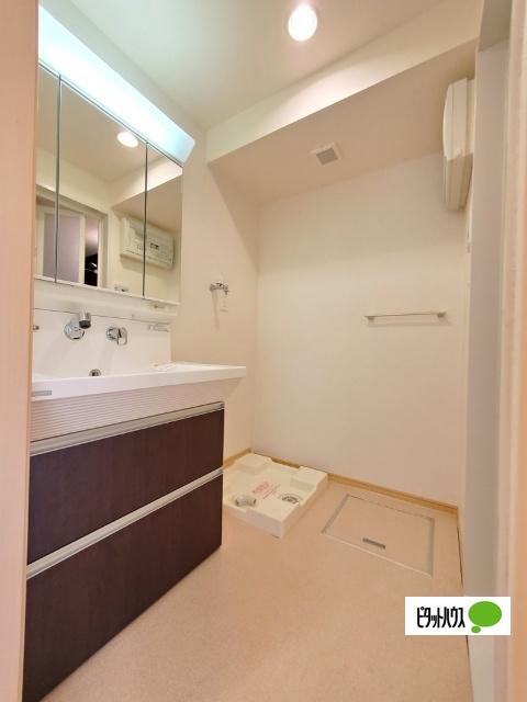 リヴェール栄谷（302） 部屋画像