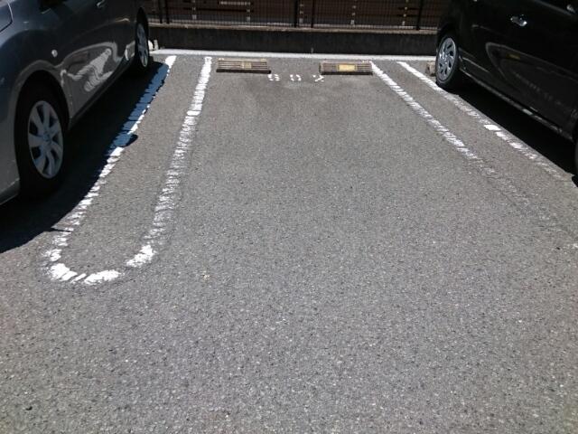 ポルトーネ（602） 駐車場