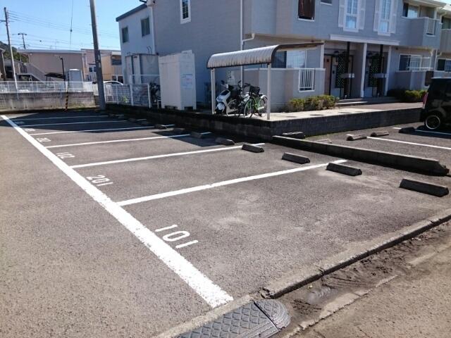 オーブリーメイプル楓（201） 駐車場