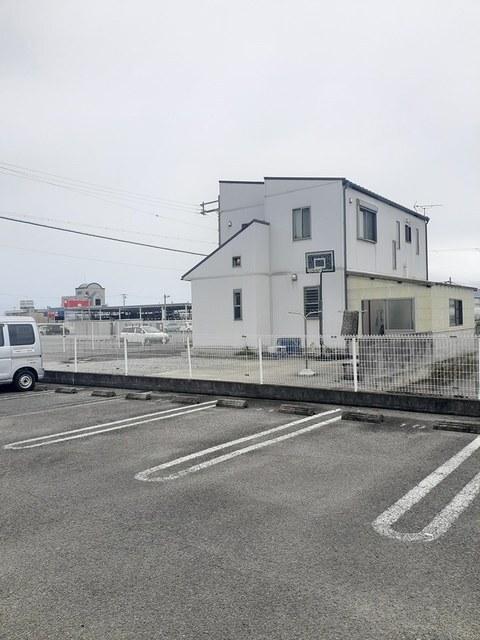 チェリークイーン（103） 駐車場