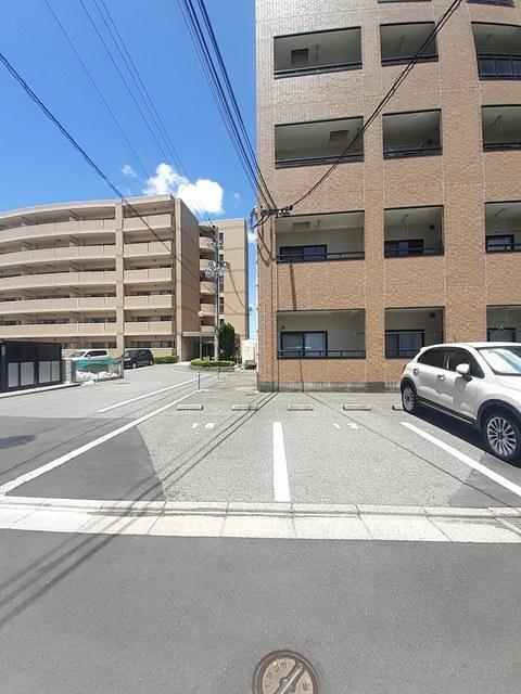グランド・メール（401） 駐車場