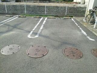 グレース尾崎（101） 駐車場
