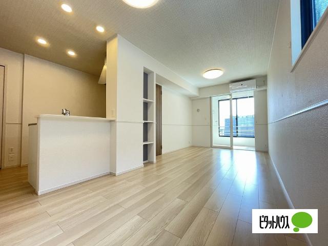 リヴェール西庄Ⅱ（101） リビング